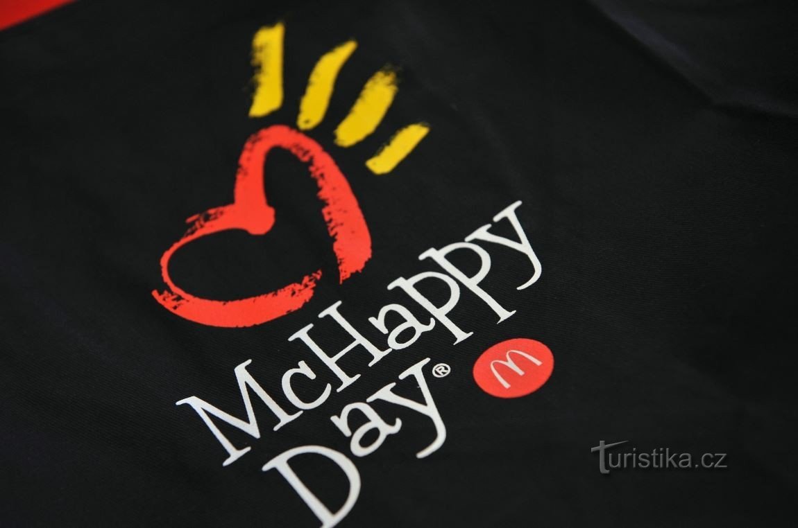 Ziua McHappy: Oferiți o mână de ajutor pacienților pediatrici