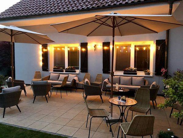 Honey cafe - posti a sedere in giardino