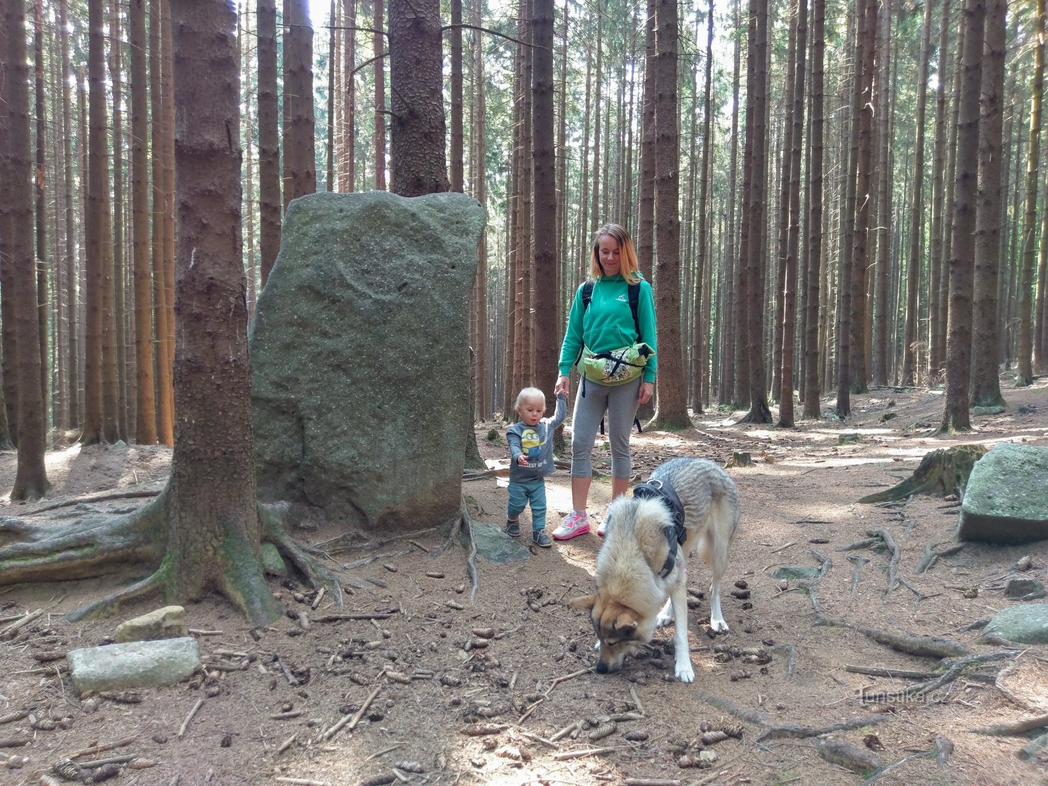 menhir mesečev kamen