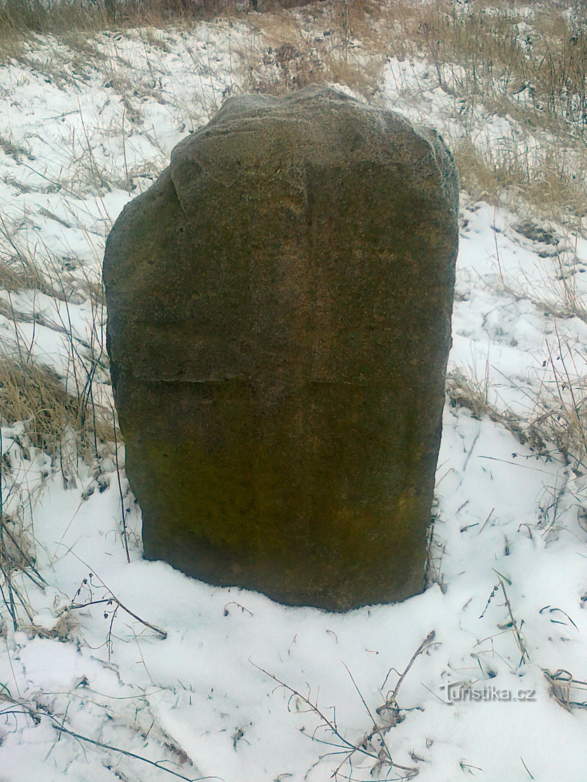 Menhir oder Kreuzstein?