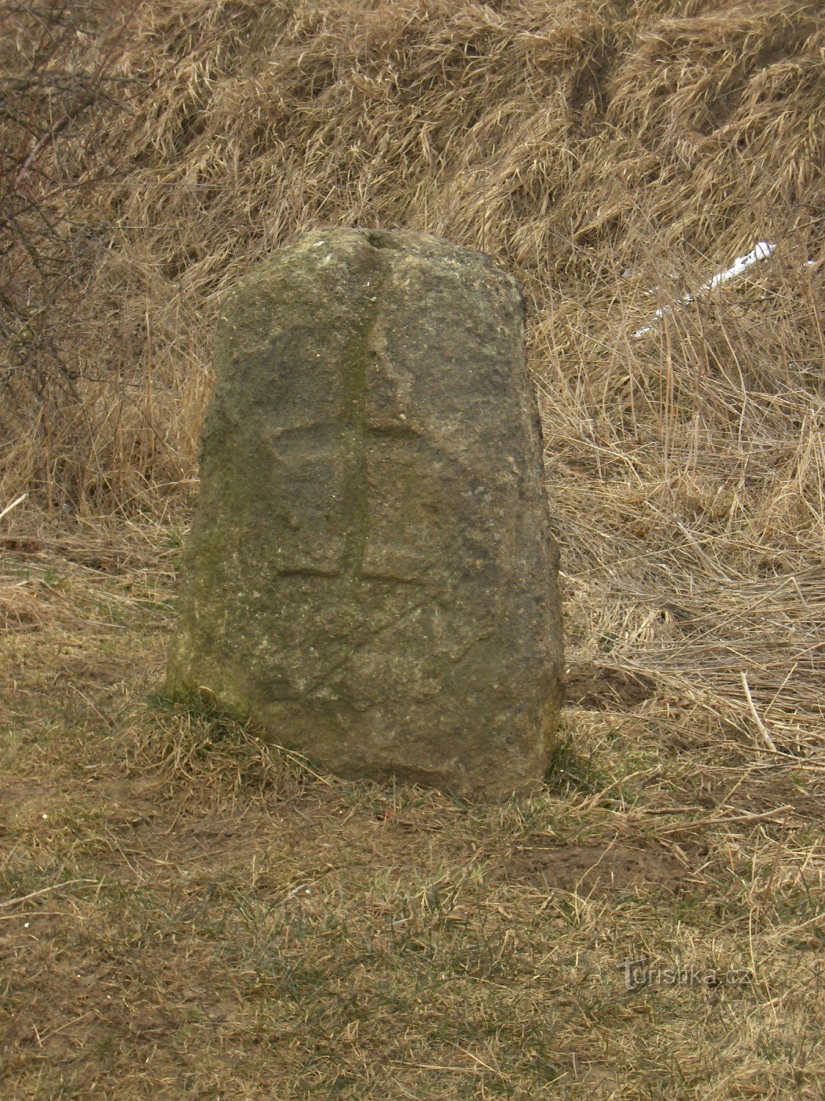 Menhir in der Nähe der Steinernen Brücke.