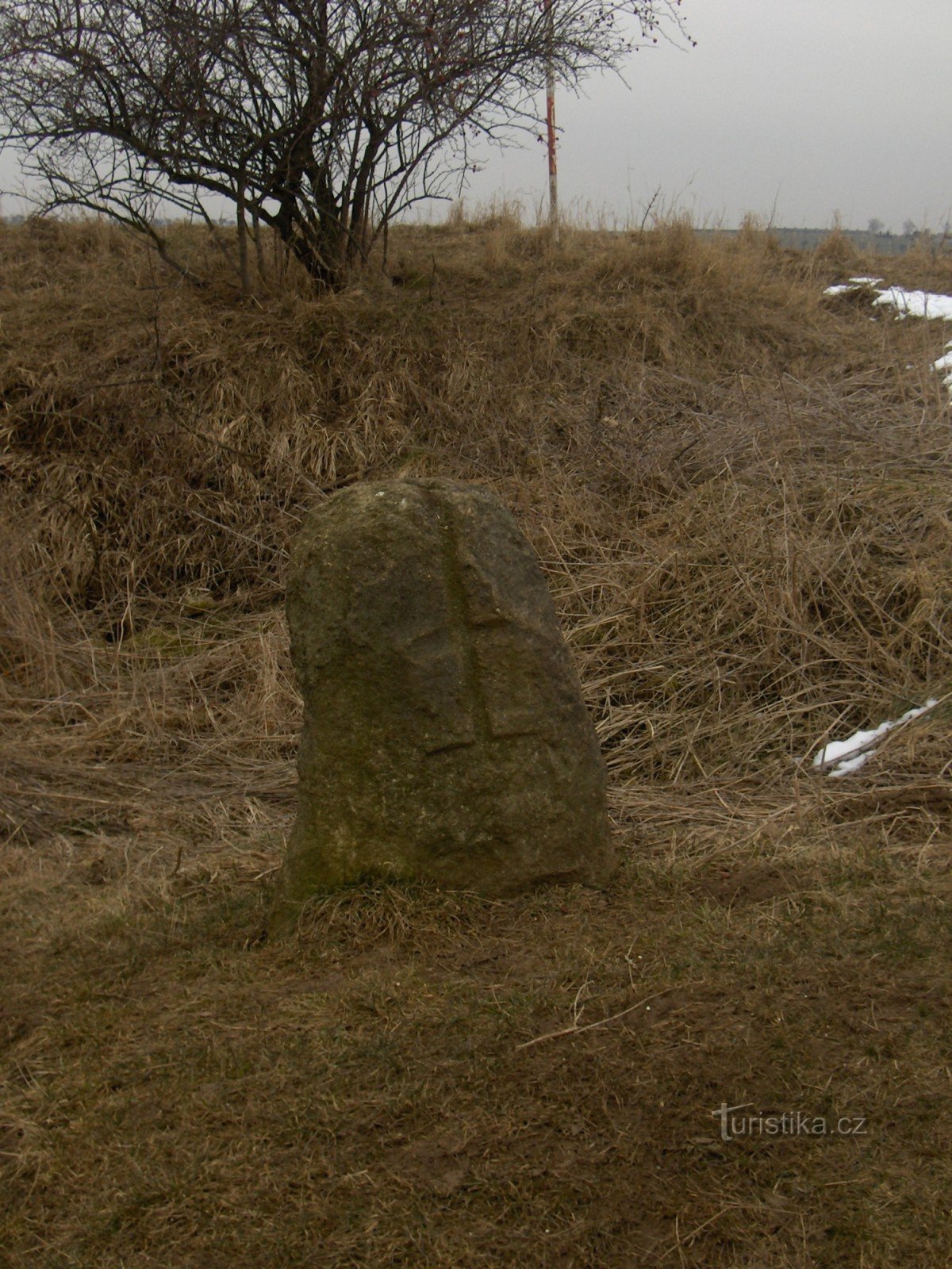 Menhir in der Nähe der Steinernen Brücke.