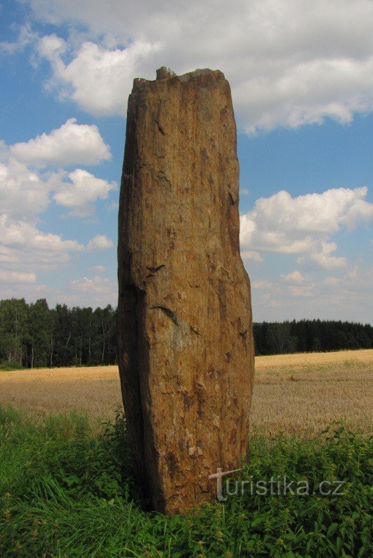 Menhir Sedletín közelében