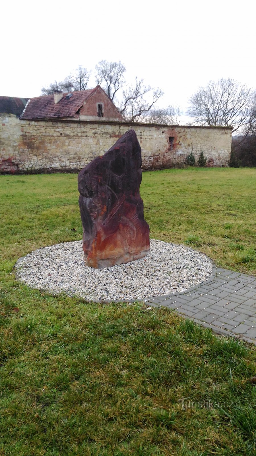 Menhir în Selibice.