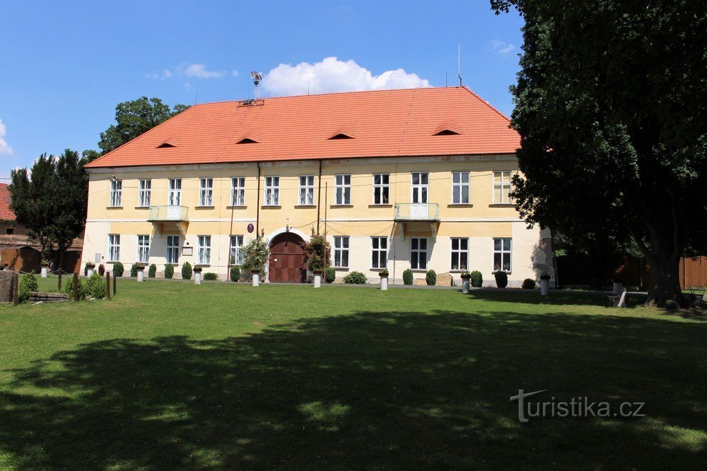 Merklín, uitzicht op het kasteel vanuit het westen