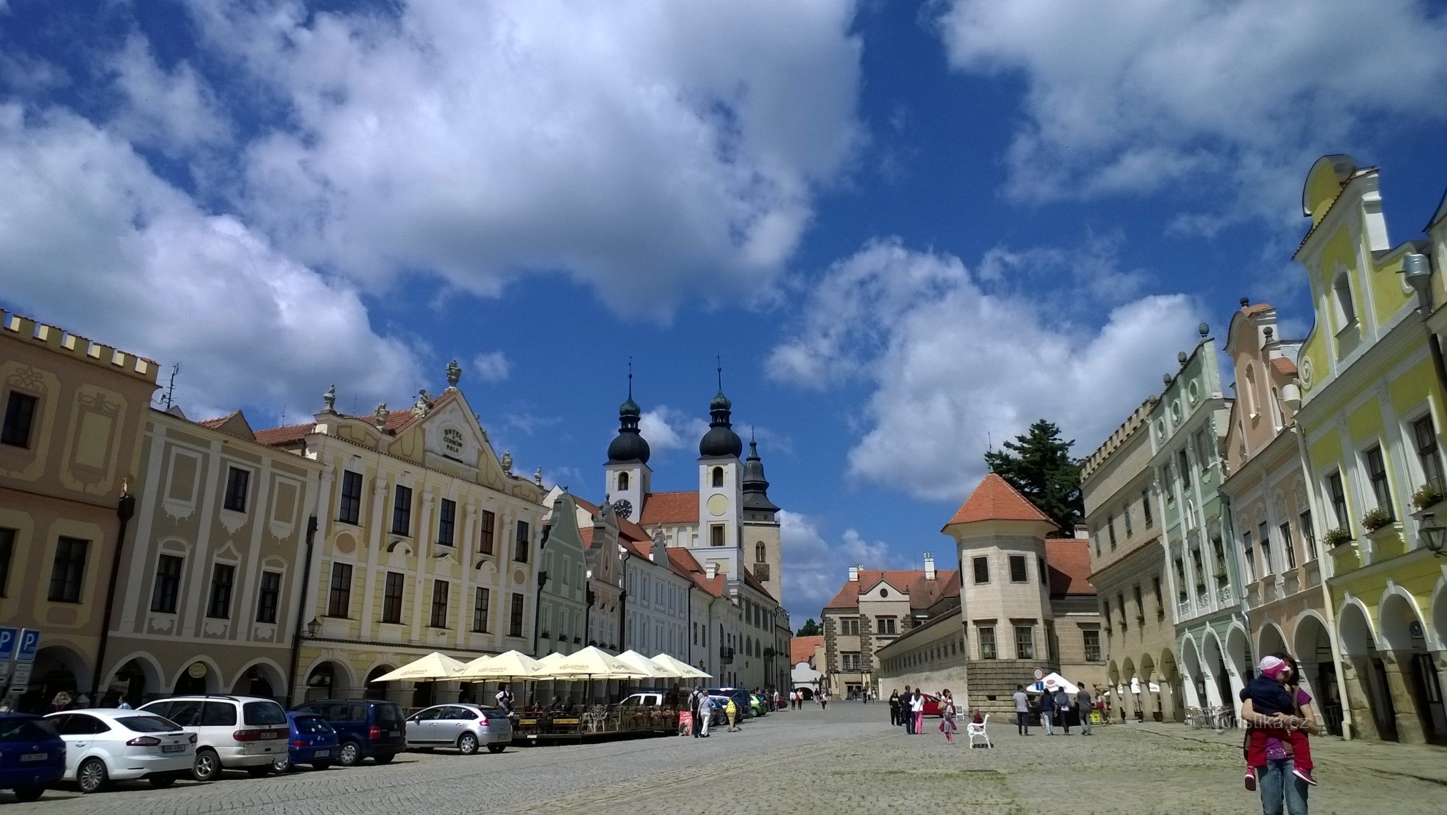 Mestne hiše in grad.