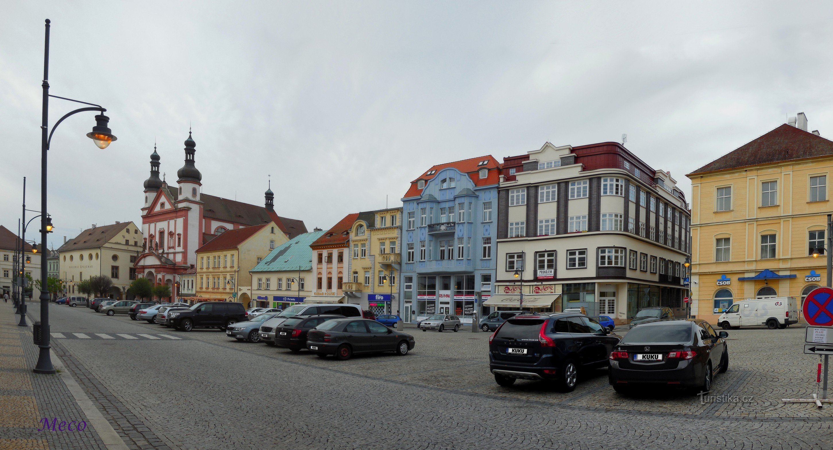 Città di Chomutov, 1. Piazza Máje, Chiesa di S. Ignazio