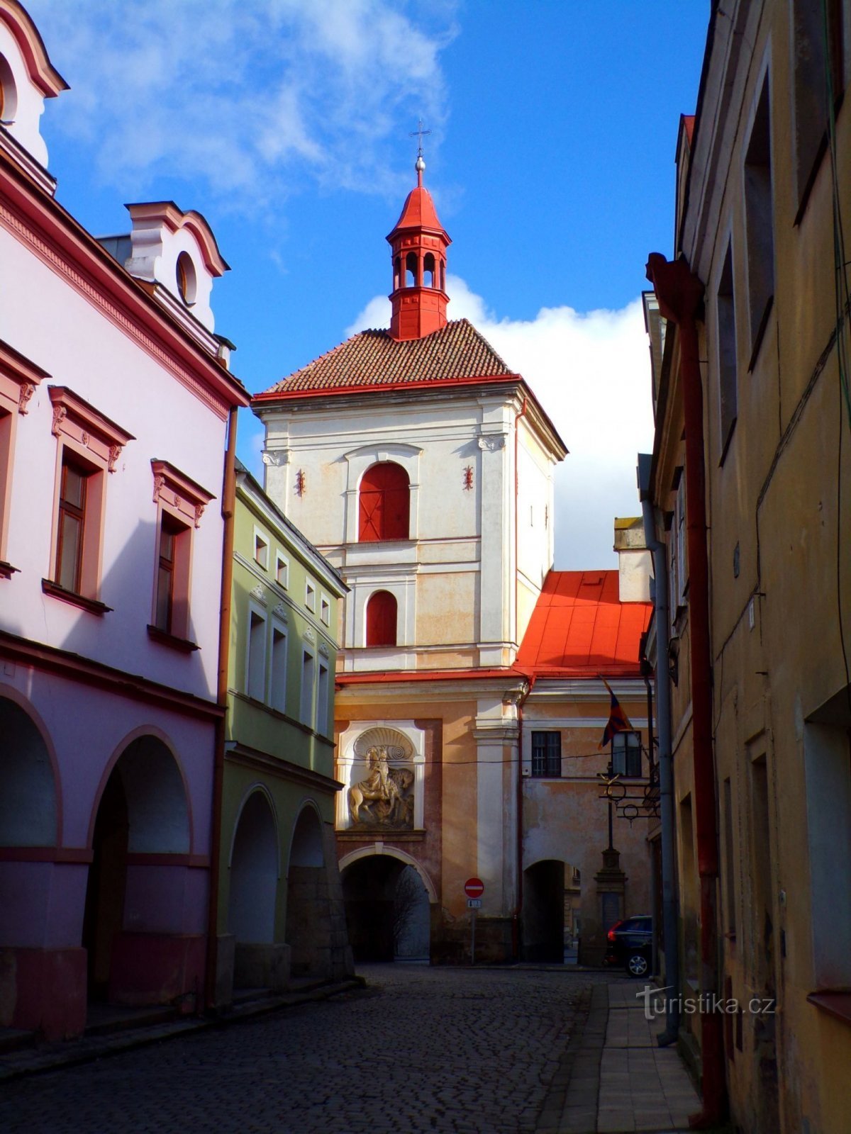 Portão da cidade com torre sineira (Jaroměř, 12.2.2022/XNUMX/XNUMX)