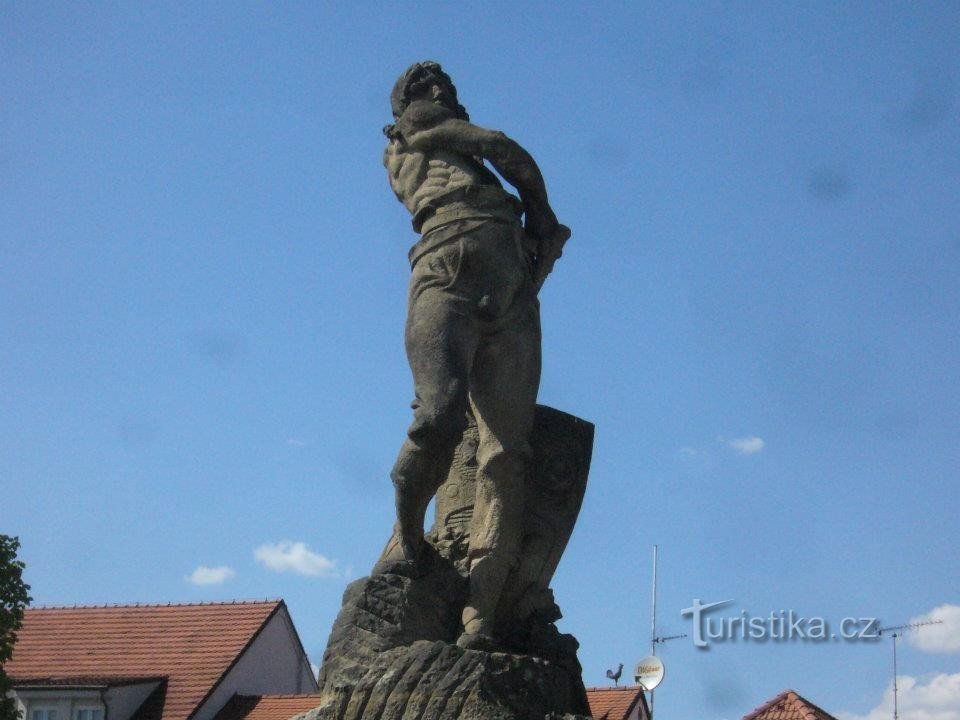 Montagne de la ville de Beroun