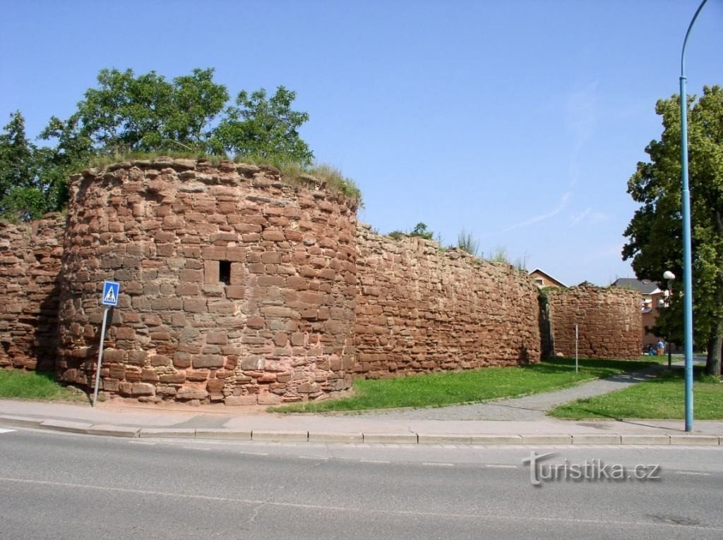 mury miejskie w Czeskim Brodu