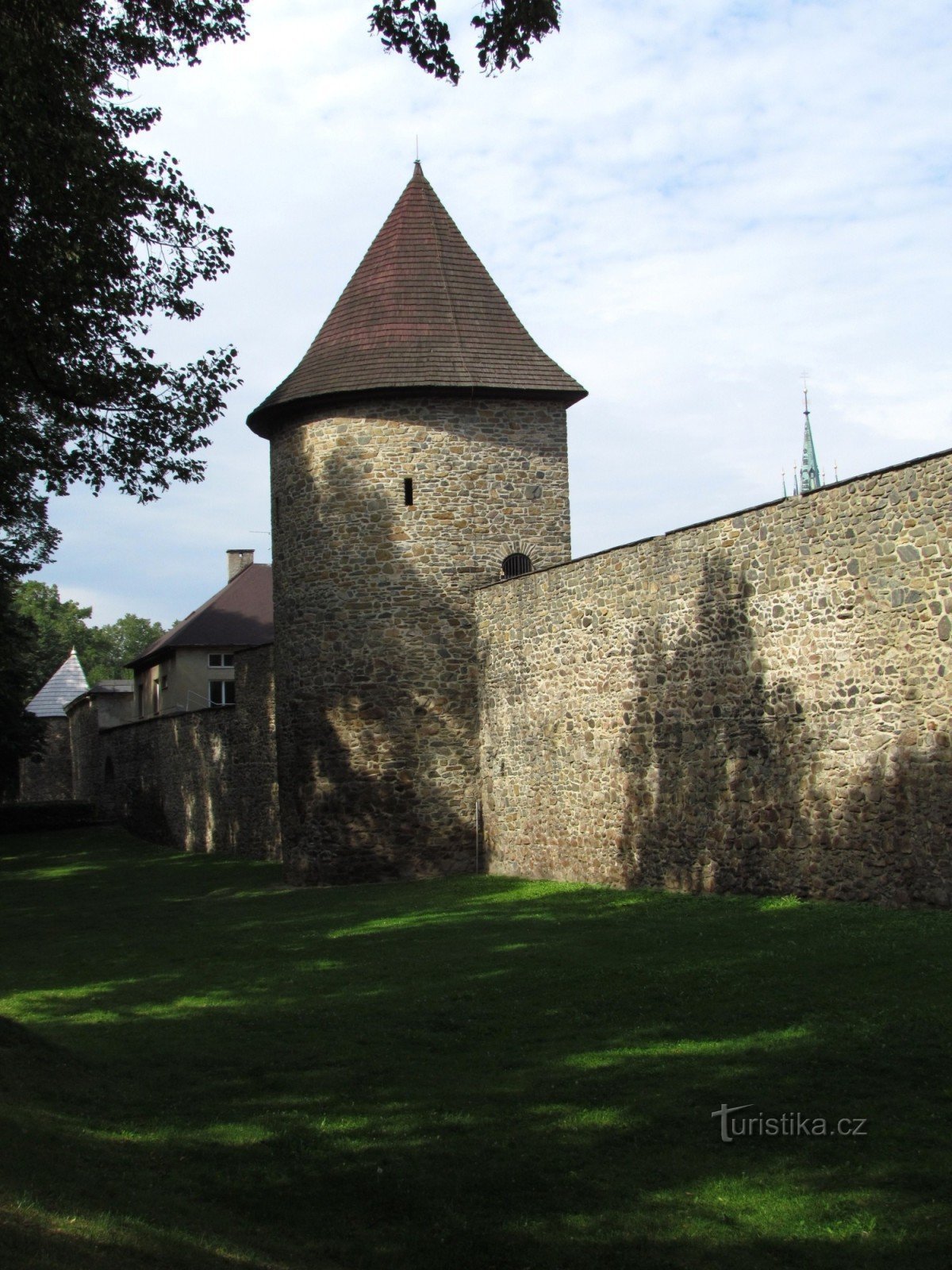 Mestne utrdbe v Polički - (ali češko Carcassonne)