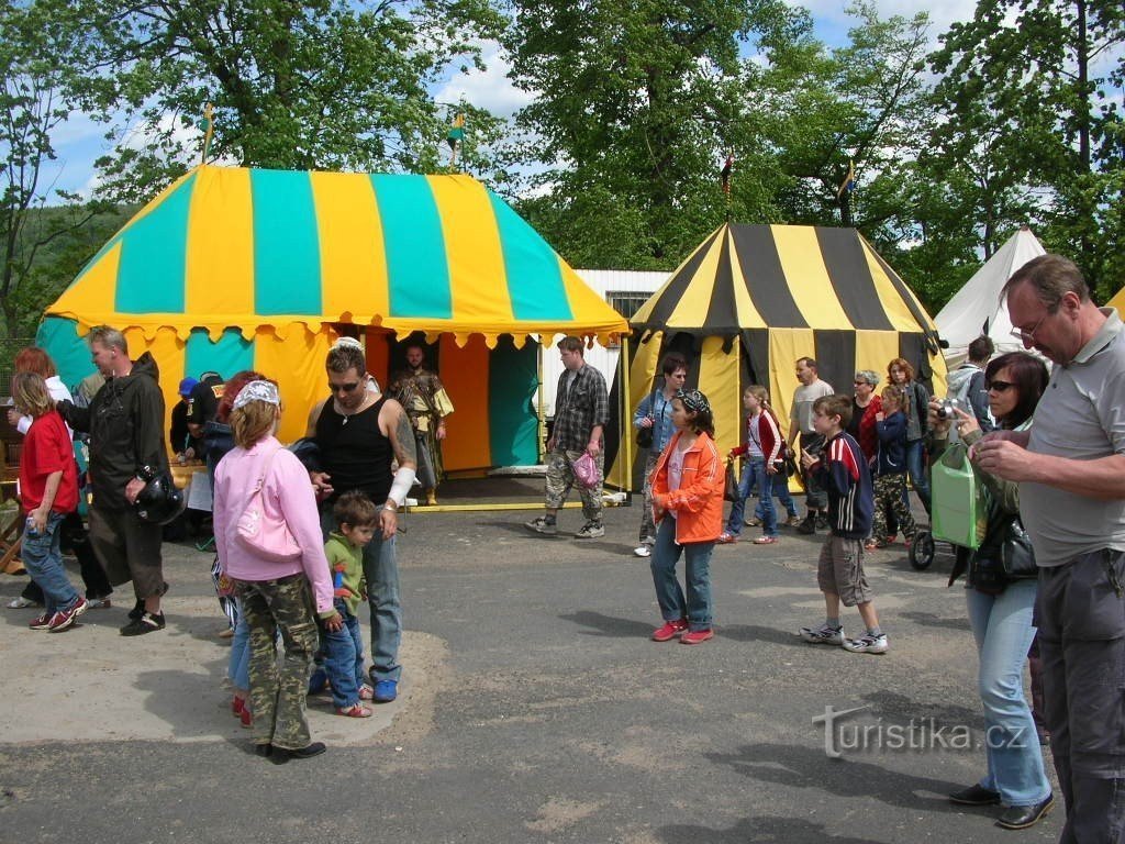 市政庆祝活动 Děčín 13.5。 - 29.5.2011/XNUMX/XNUMX