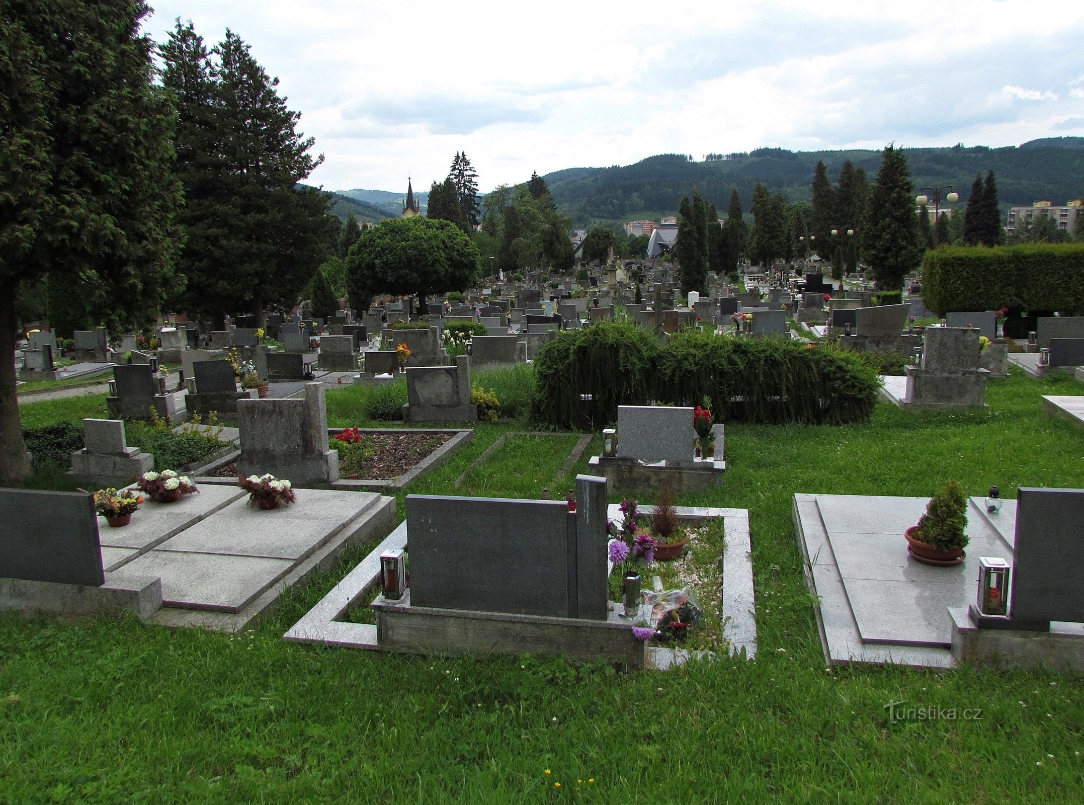 cimitirul orasului