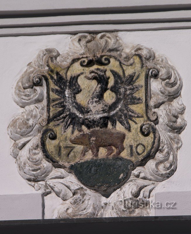 Emblema de la ciudad en el ayuntamiento