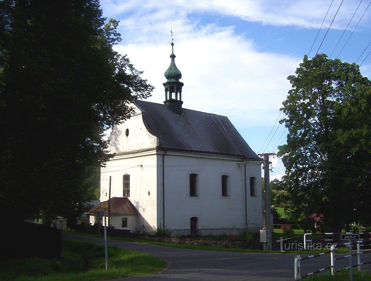 Mezina-kostel Nejsvětější Trojice z r.1778-Foto:Ulrych Mir.