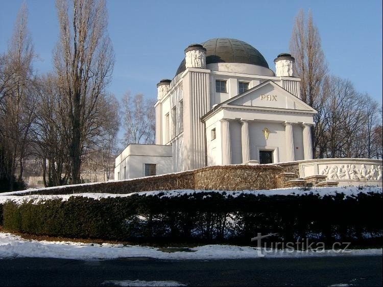 Międzynarodowy Pomnik Ofiar II. II wojna światowa: ogólnodostępny - znajduje się w ar