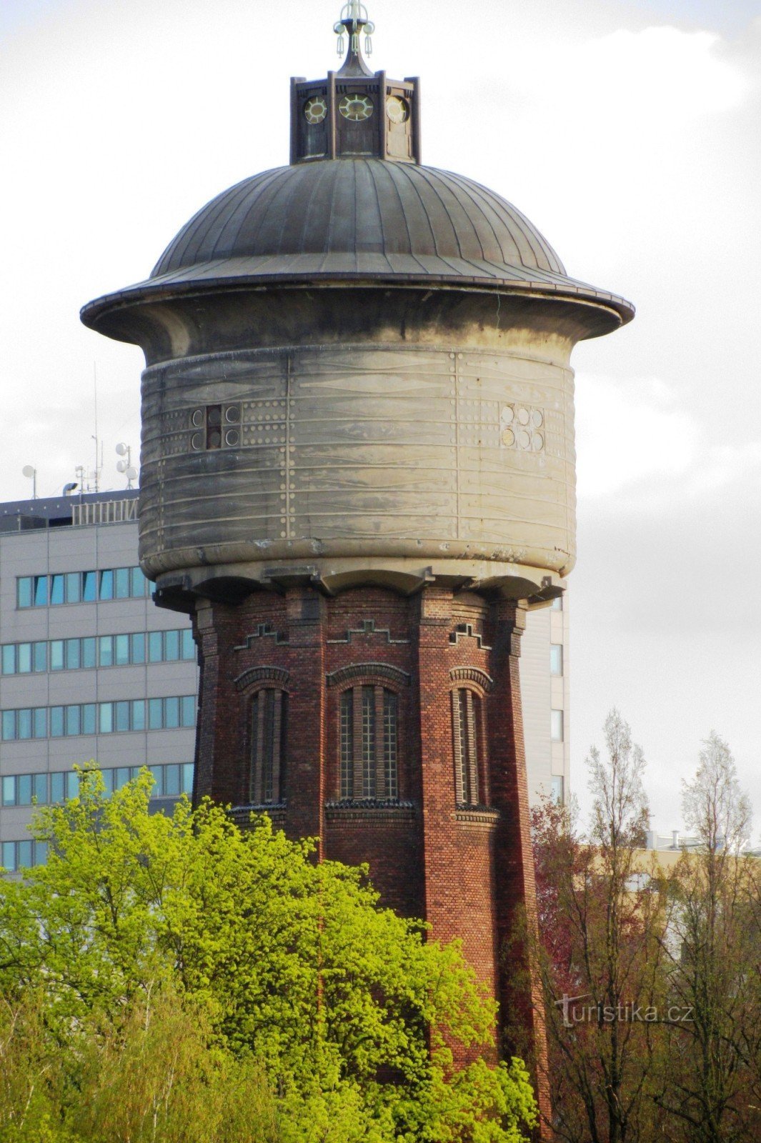 Turnul de apă Michel de Jan Kotěra