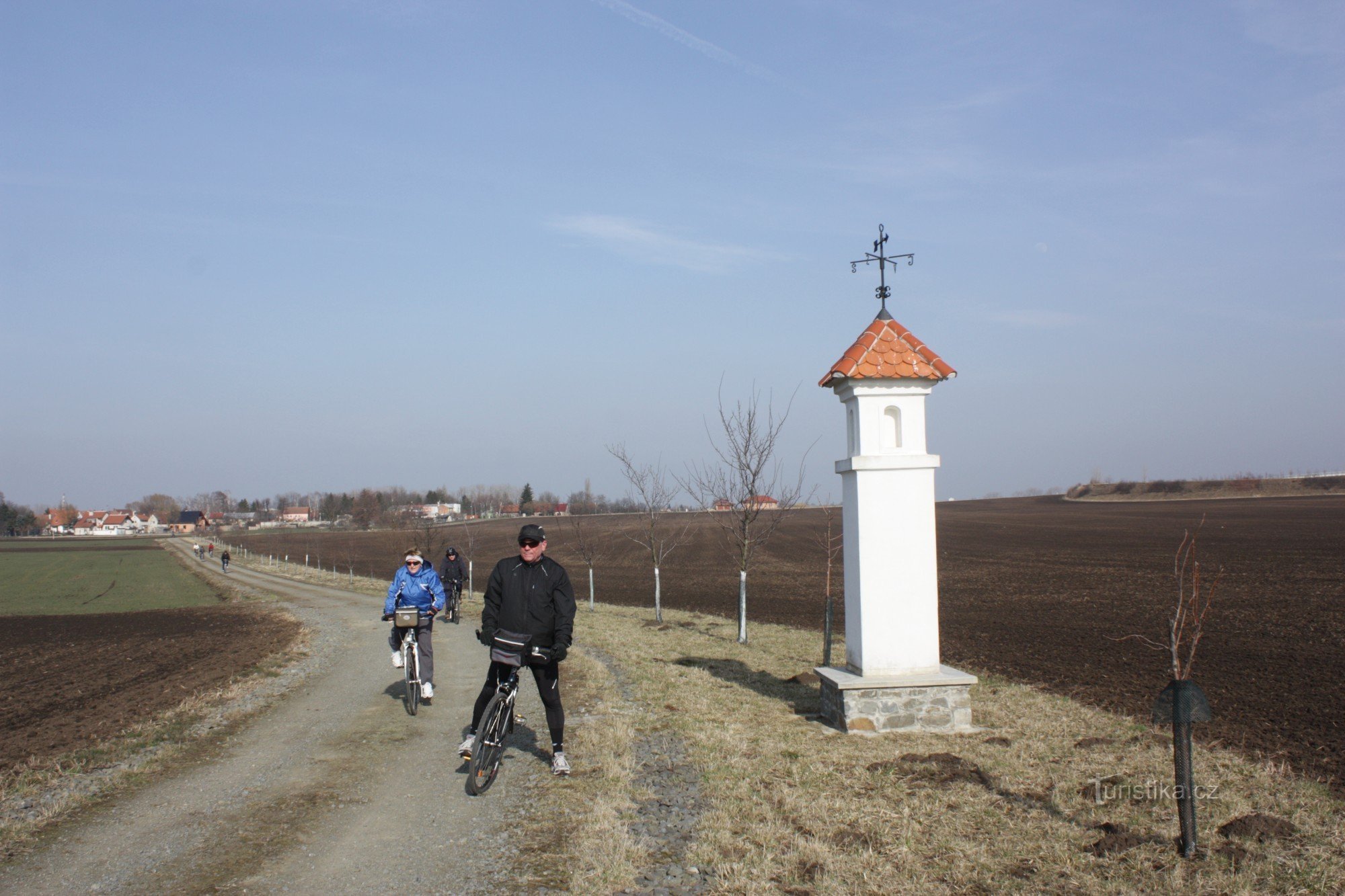 Němčicko 微区和小型骶骨纪念碑 Čičiňák