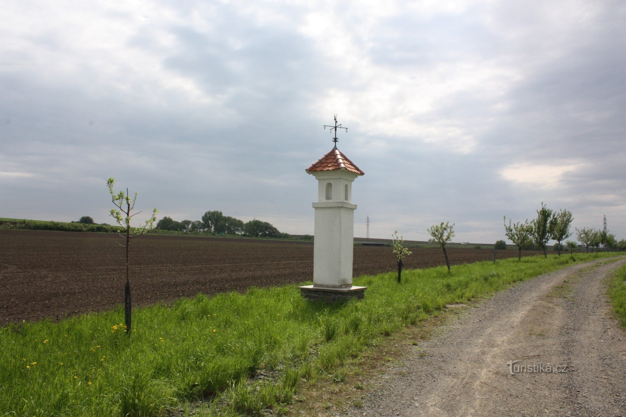 Микрорайон Немчицко и небольшой сакральный памятник Чичиняк