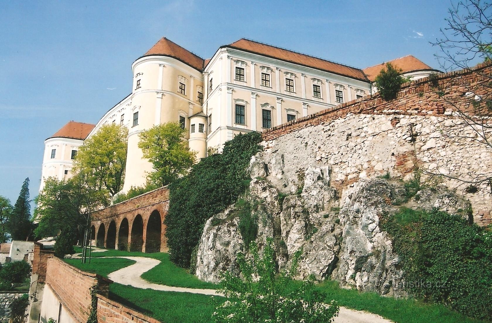 Mikulov - zidine ispod dvorca