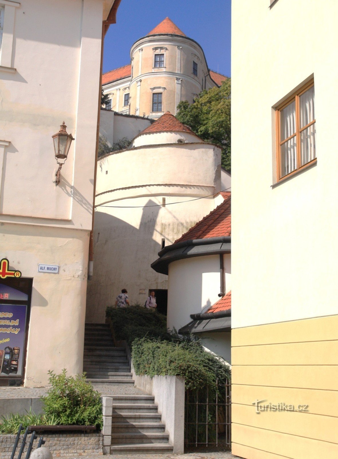 Mikulov - escaliers menant au jardin du château