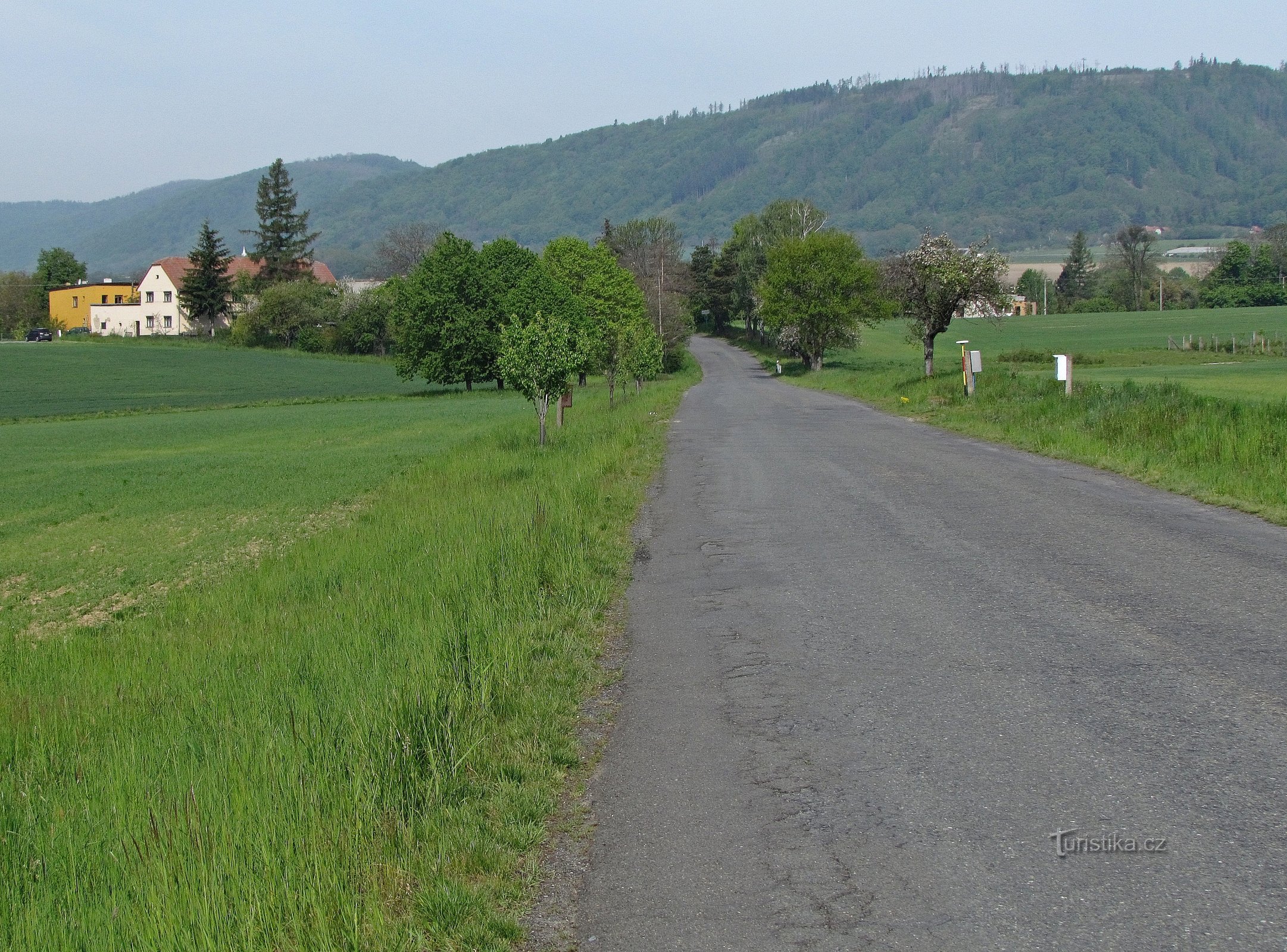 Milenov et le mur des collines de l'Oder