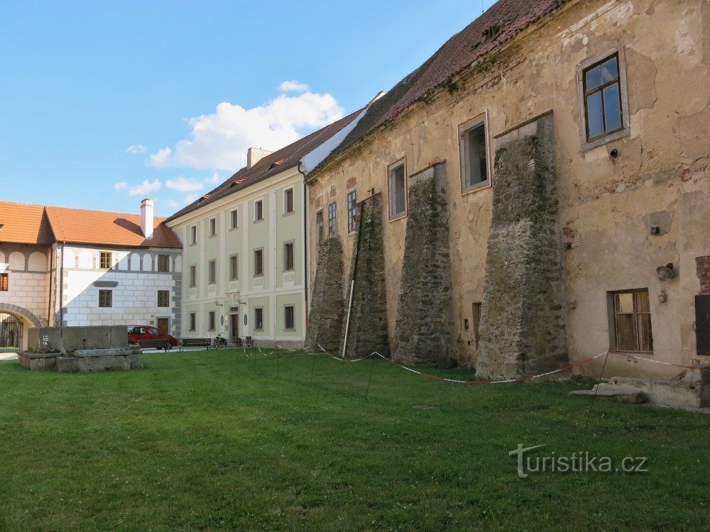Milevsko - 修道院の醸造所と蒸留所