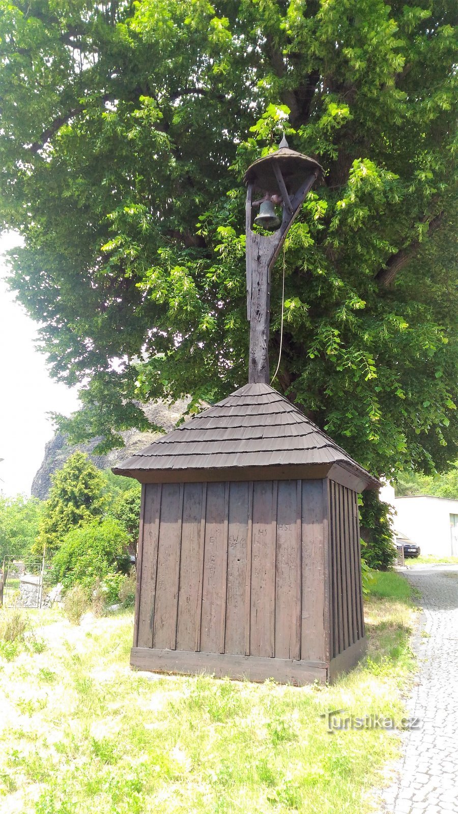 En milstolpe i Ústí nad Labem.