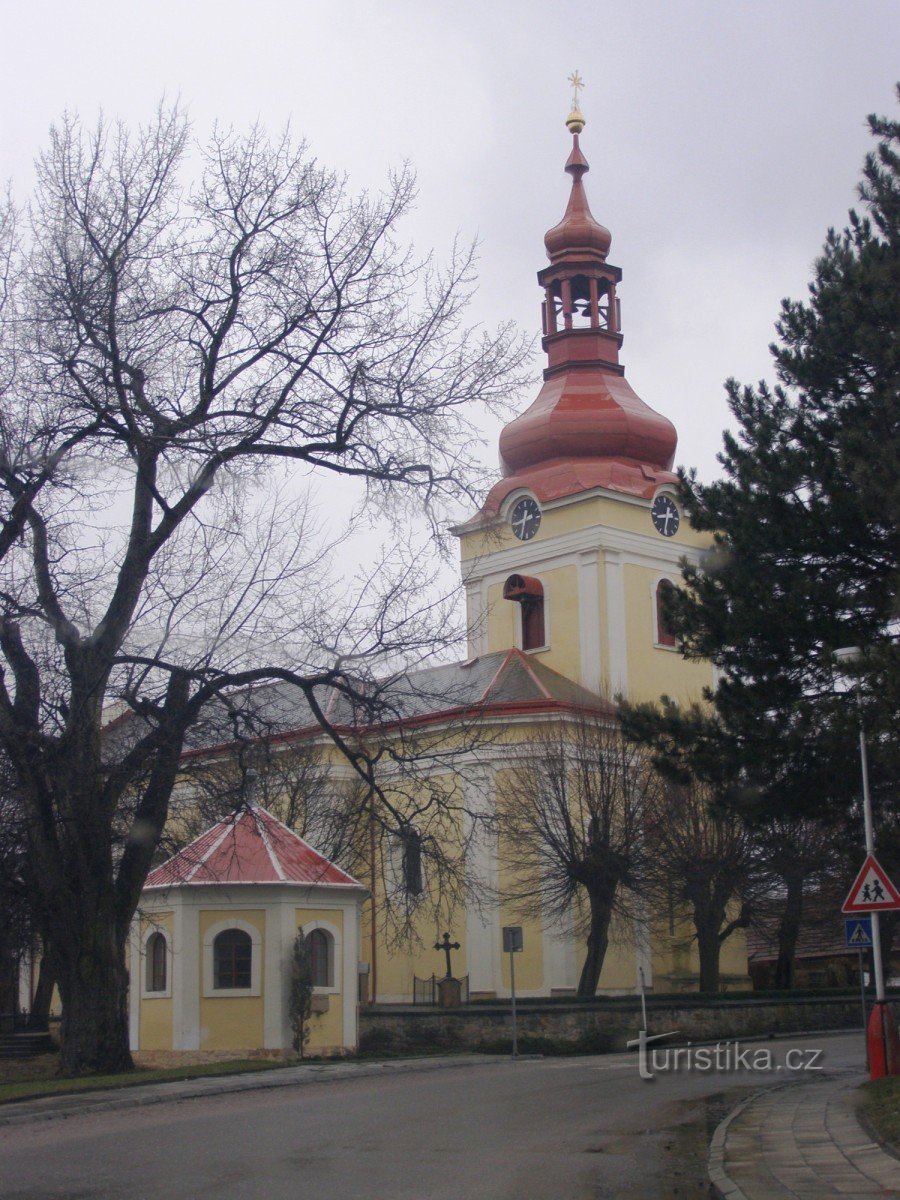 Milovice - chiesa