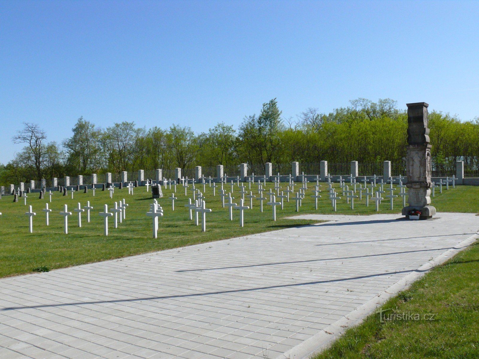 Milovice - Internationell militärkyrkogård