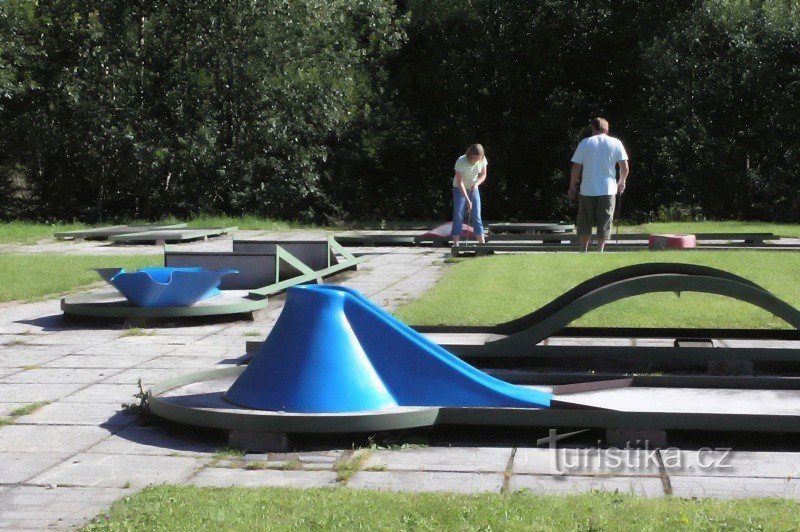 Minigolf direct naast het hotel