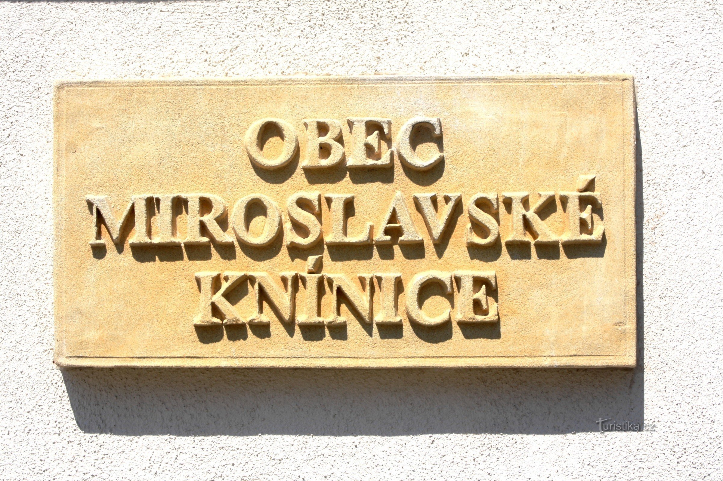 Miroslavské Knínice - блукати визначними пам'ятками села