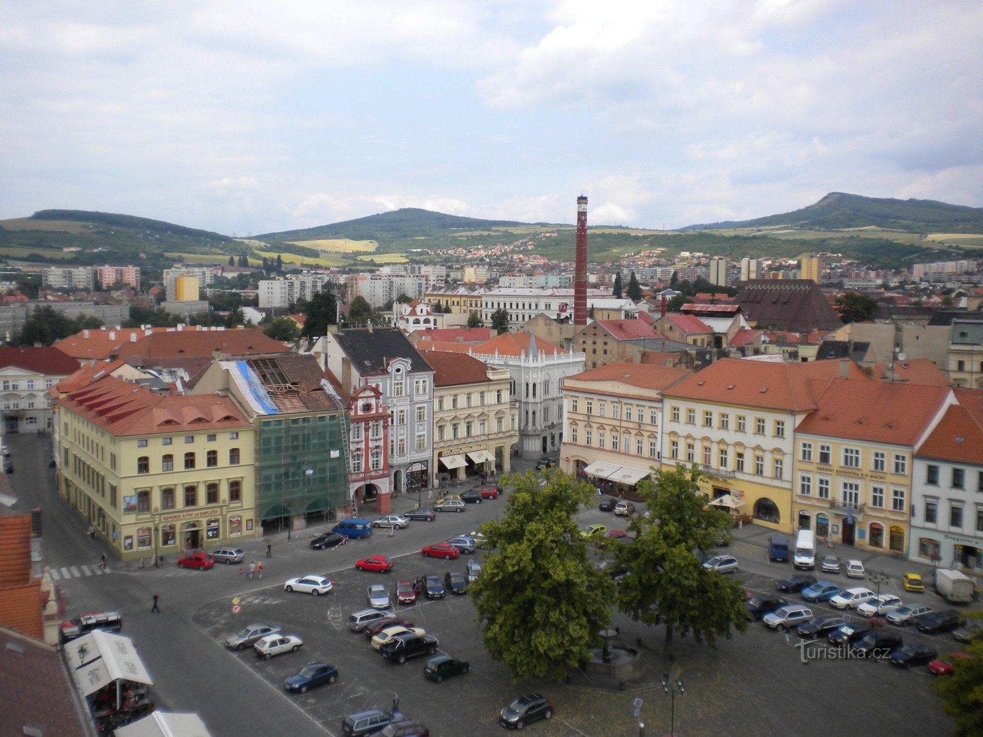 Plac Pokoju w Litomierzycach.