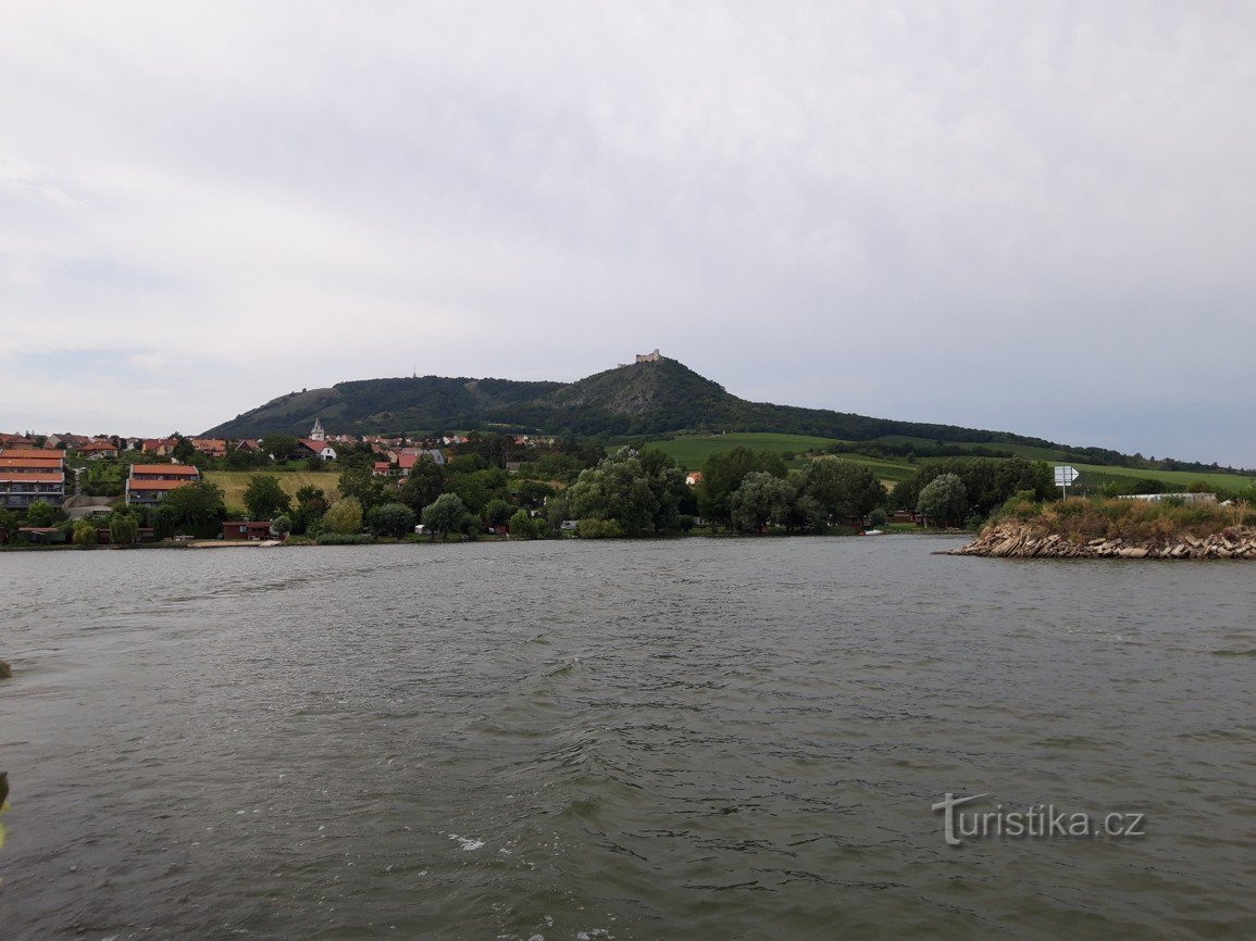 Platsen för översvämningsskogen Pampeliška och vallmo (Novomlýnská-reservoaren)