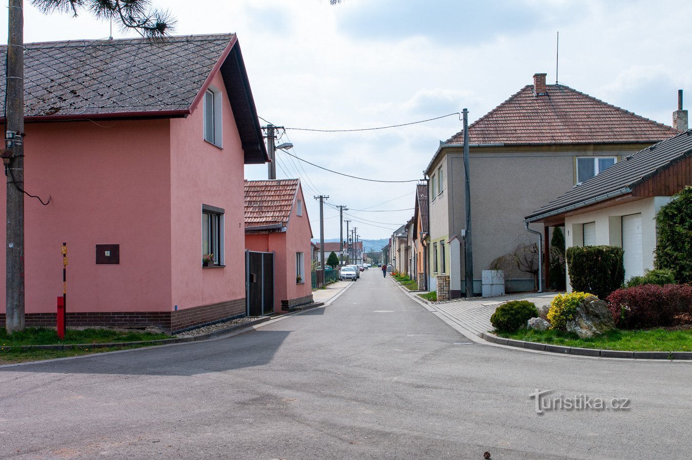 Mitrovice tvoří jedna ulice