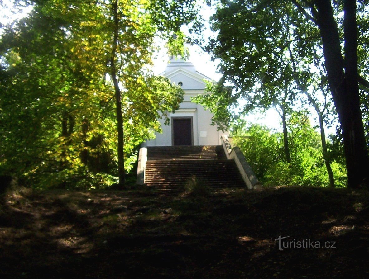 Mladá Vožice-colina do castelo Castelo com capela da Assunção da Virgem Maria-Foto: Ulrych Mir.