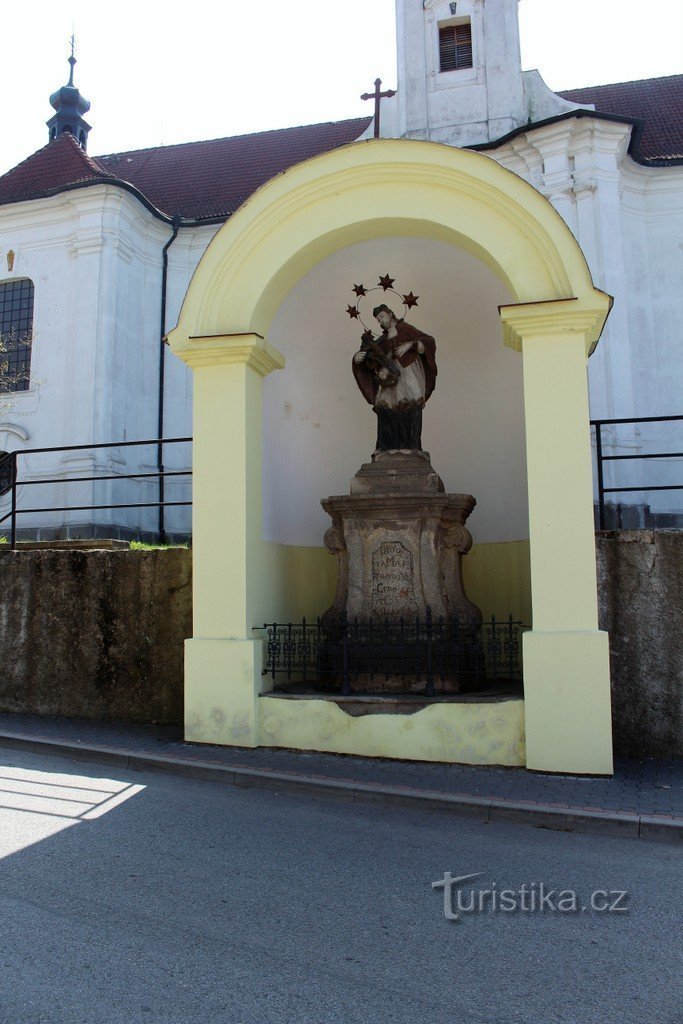 Mladá Vožice, kapel i St. Johannes af Nepomuk