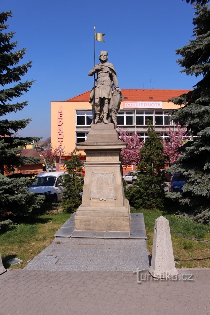 Mladá Vožice, statue af St. Wenceslas