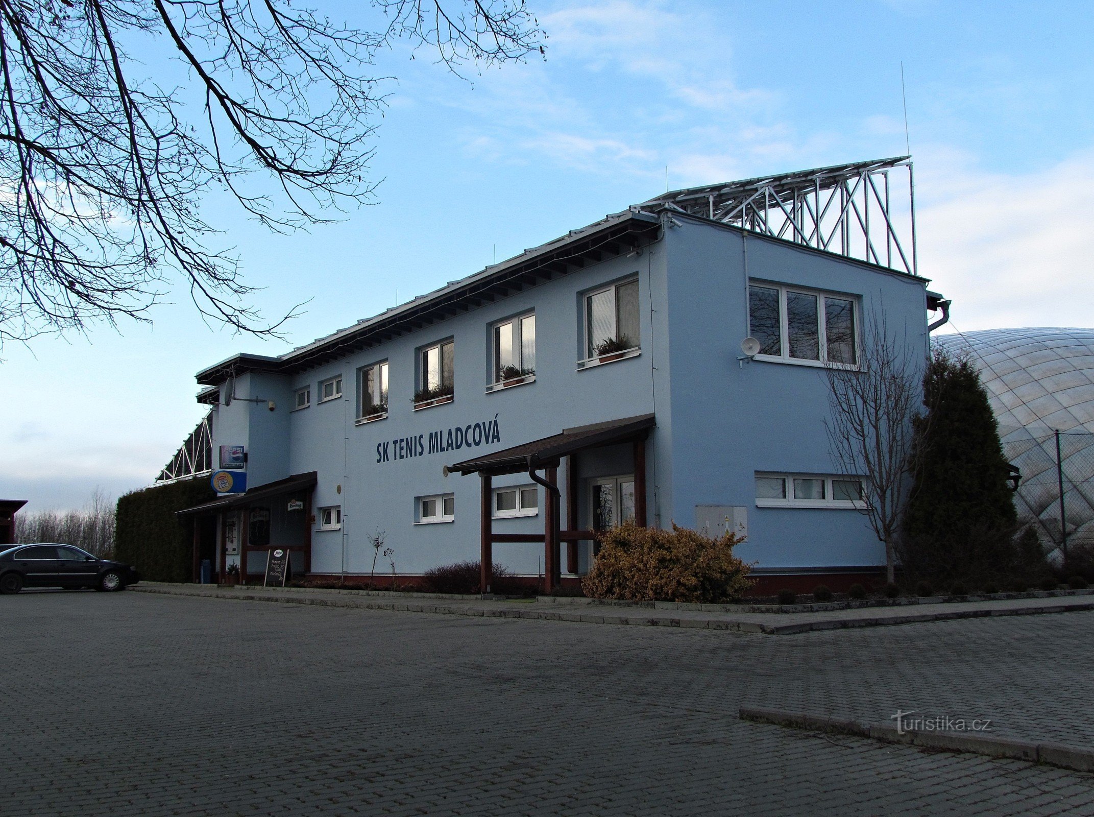 Mladcová - tennis complex