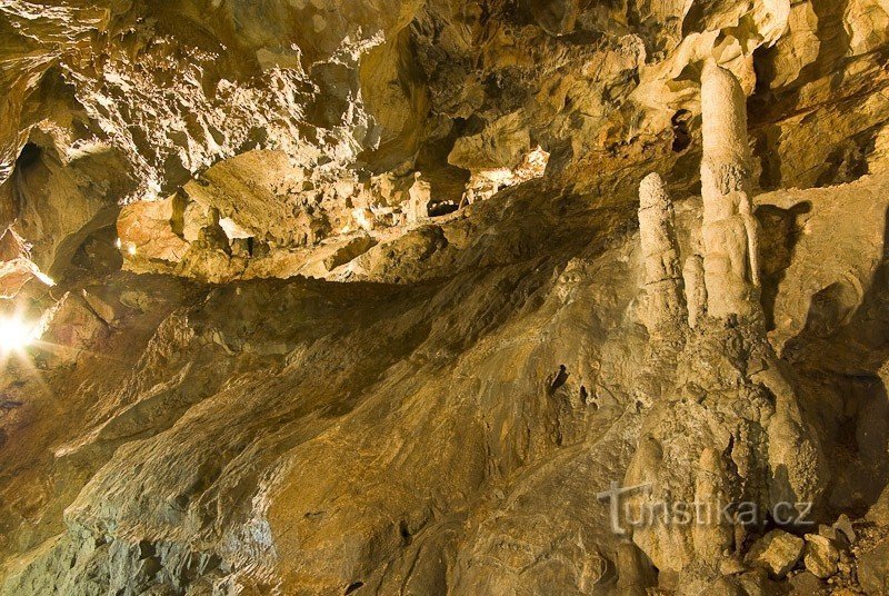 Cuevas de Mladečské - fotografía en las cuevas