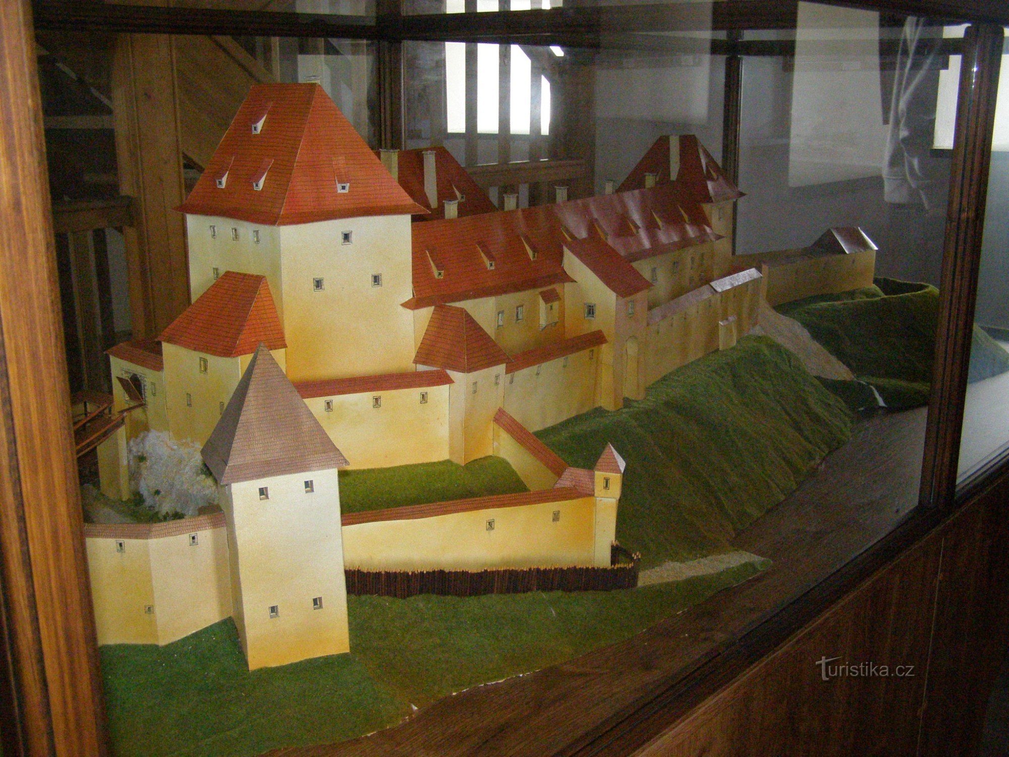 model pierwotnego wyglądu zamku
