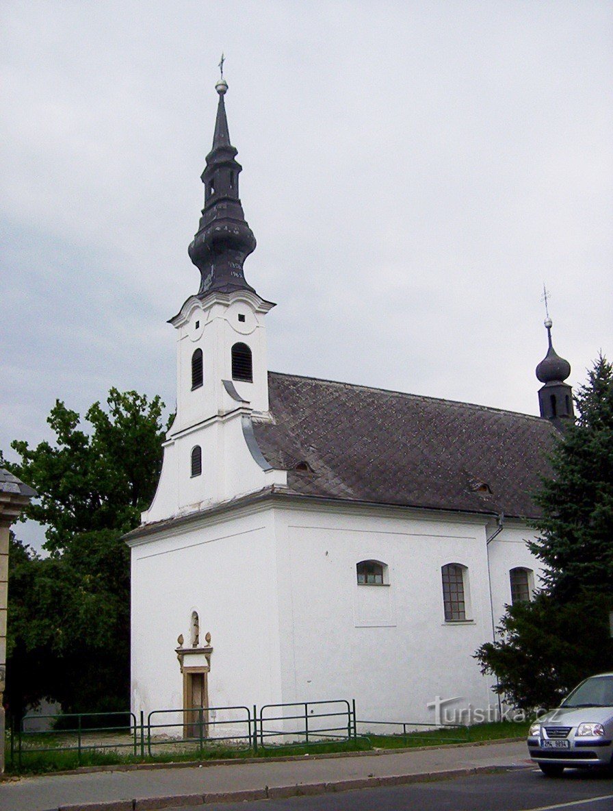 Mohelnice-kyrkogårdskyrkan St. Stanislav-Foto: Ulrych Mir.