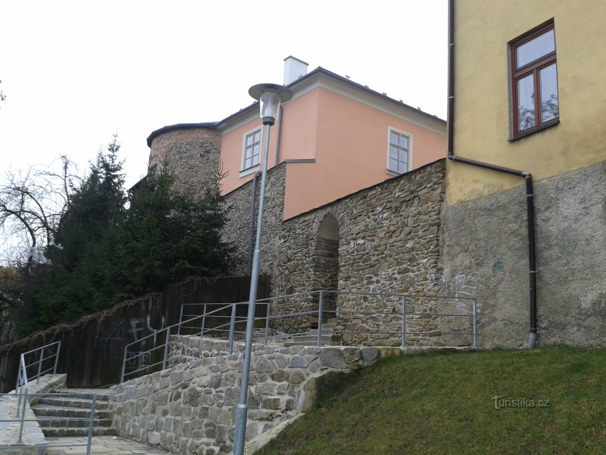 Mohelnice - Porte d'eau et vestiges des fortifications de la ville