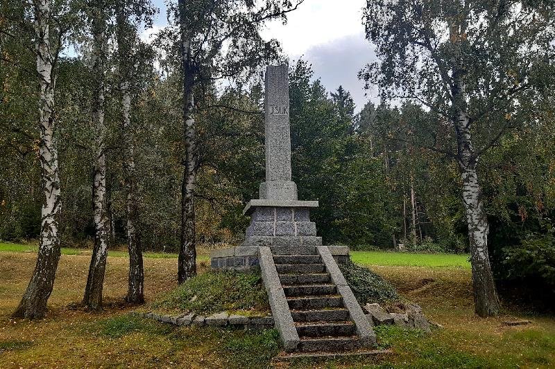 mohyla a alej Josefa Suka