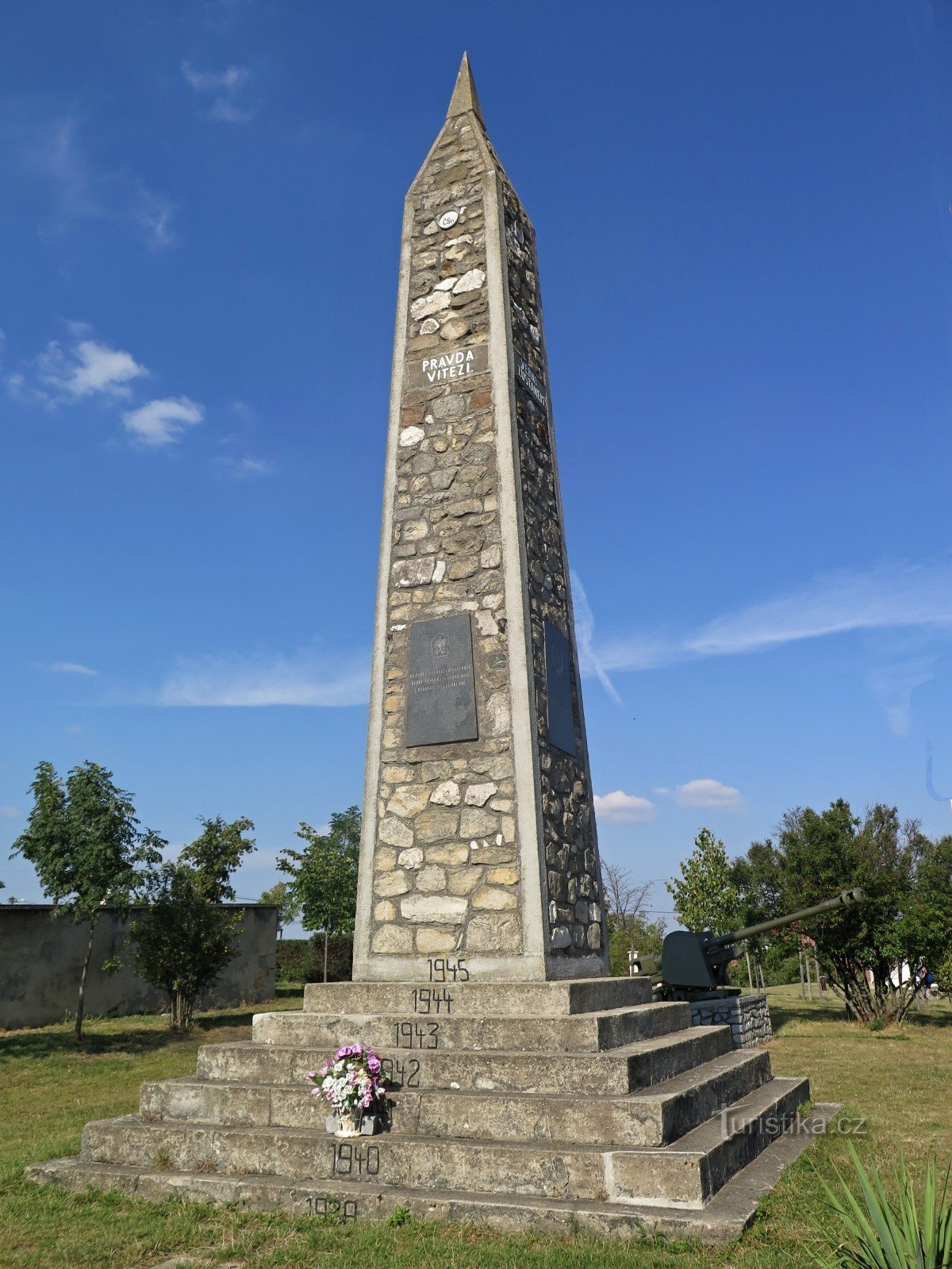 Heuvel van vrede in Vrbica