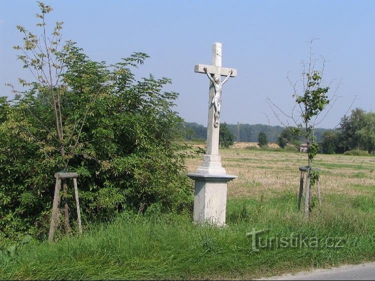 Mokré Lazce, cross on the way to the village