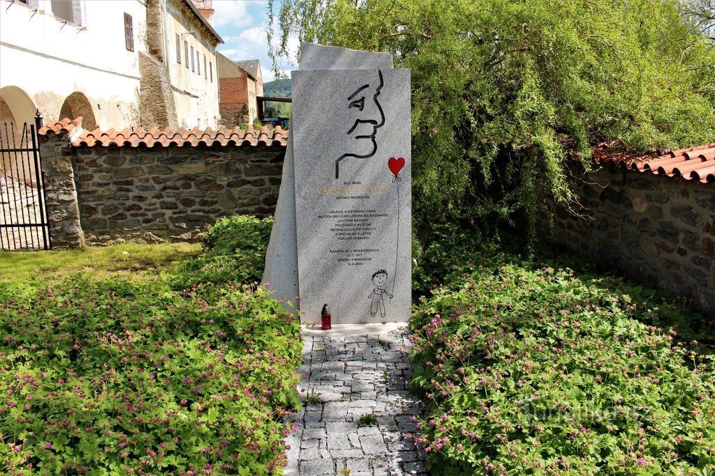 Mokrosuky, monument to Prof. MD Václav Vojta