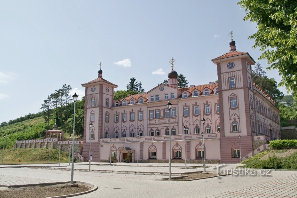 Samostan sv. Vaclava in sv. Ludmila v Loděnicah