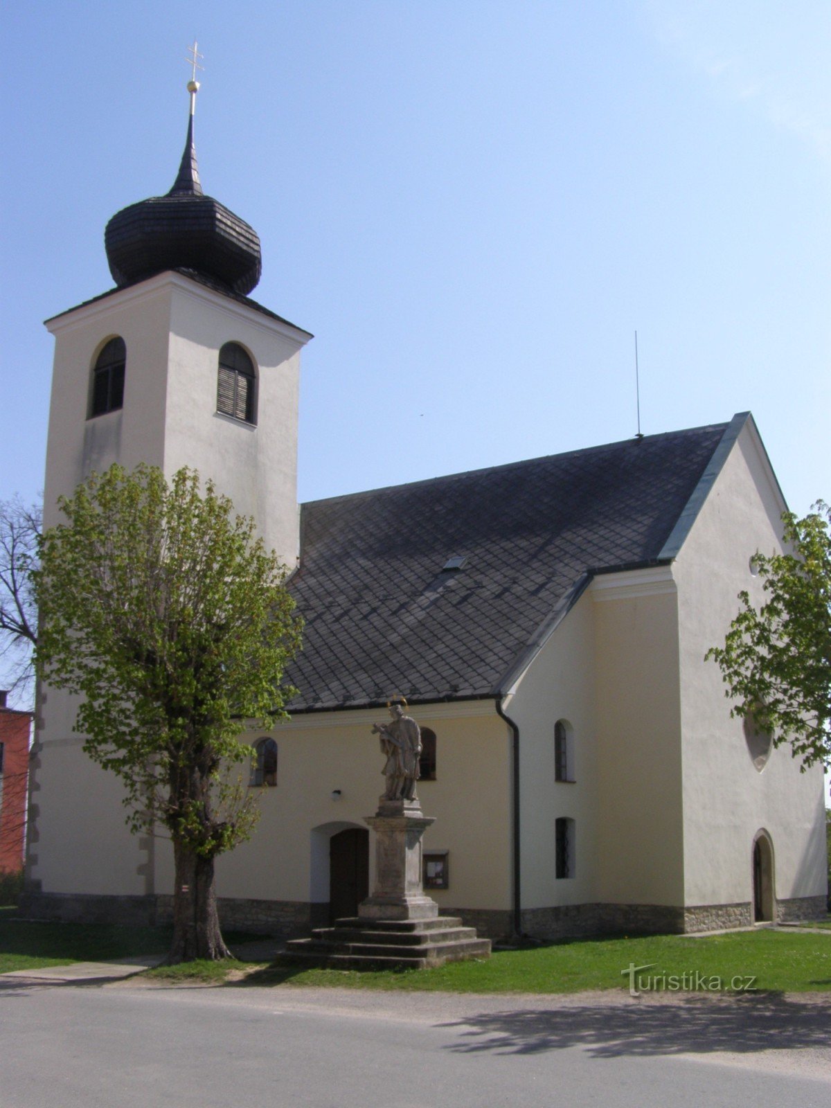 Morašice - kostel sv. Petra a Pavla