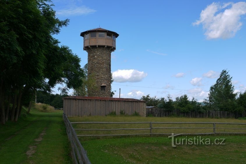 Moraveč, Kovářka – lookout tower and blacksmith museum (TA)